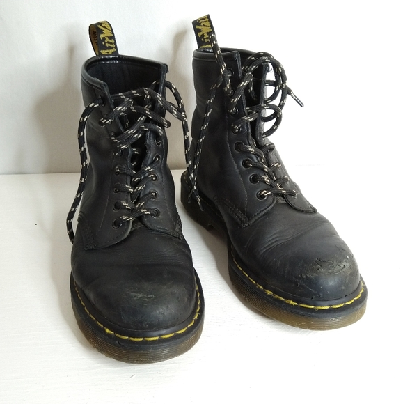 Dr. Martens 9 hole black sz 9 MENS - Picture 1 of 7